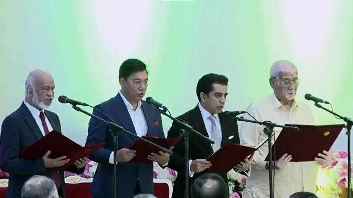 শপথ নিলেন ৪ মন্ত্রী