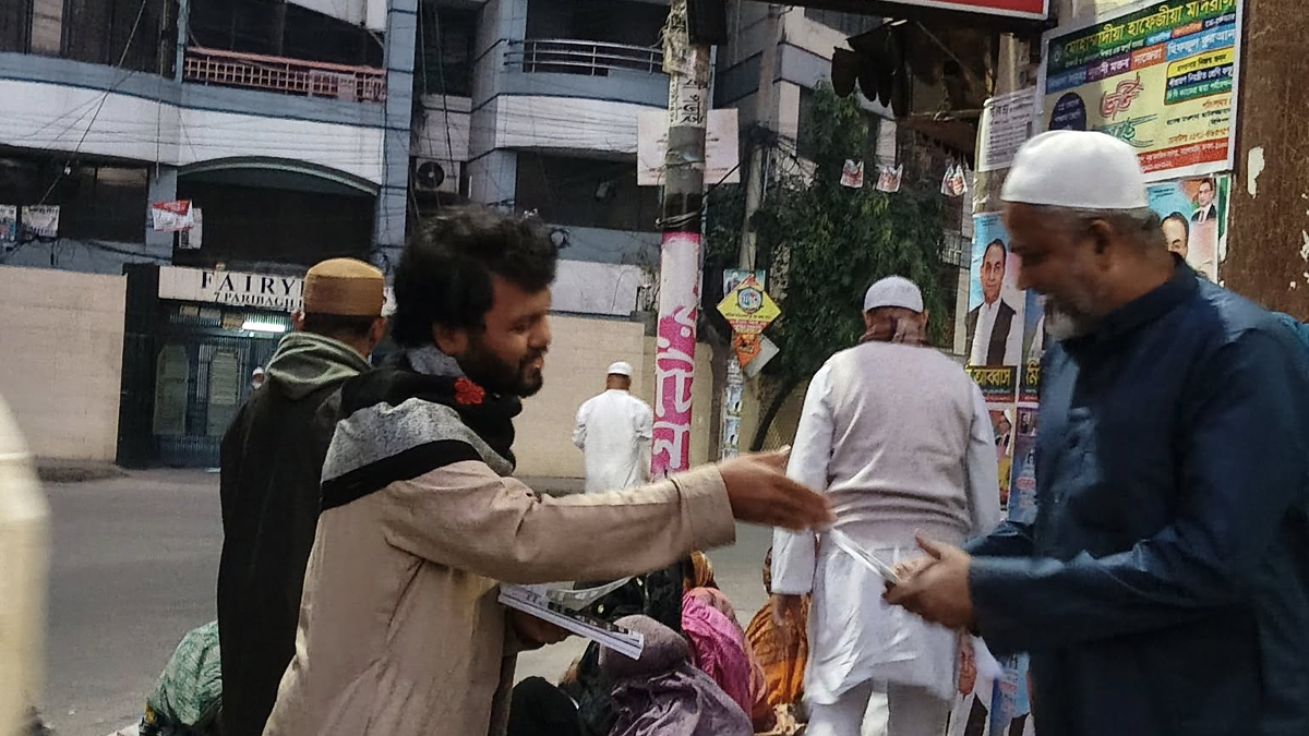 ওসমান হাদির নির্বাচনি জনসংযোগ। ছবি: ওসমান হাদির ফেসবুক প্রোফাইল