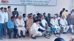 রংপুরের ধর্মসভা মন্দিরের পূজামণ্ডপে প্রধানমন্ত্রী, পুণ্যার্থীদের সঙ্গে কুশল বিনিময়