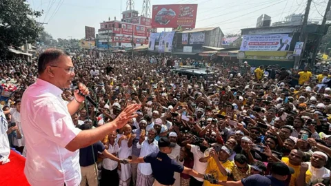 রংপুরের পাগলাপীরে পথসভায় বক্তব্য দেন প্রধানমন্ত্রী তারেক রহমান। ছবি: বিএনপি মিডিয়া সেল