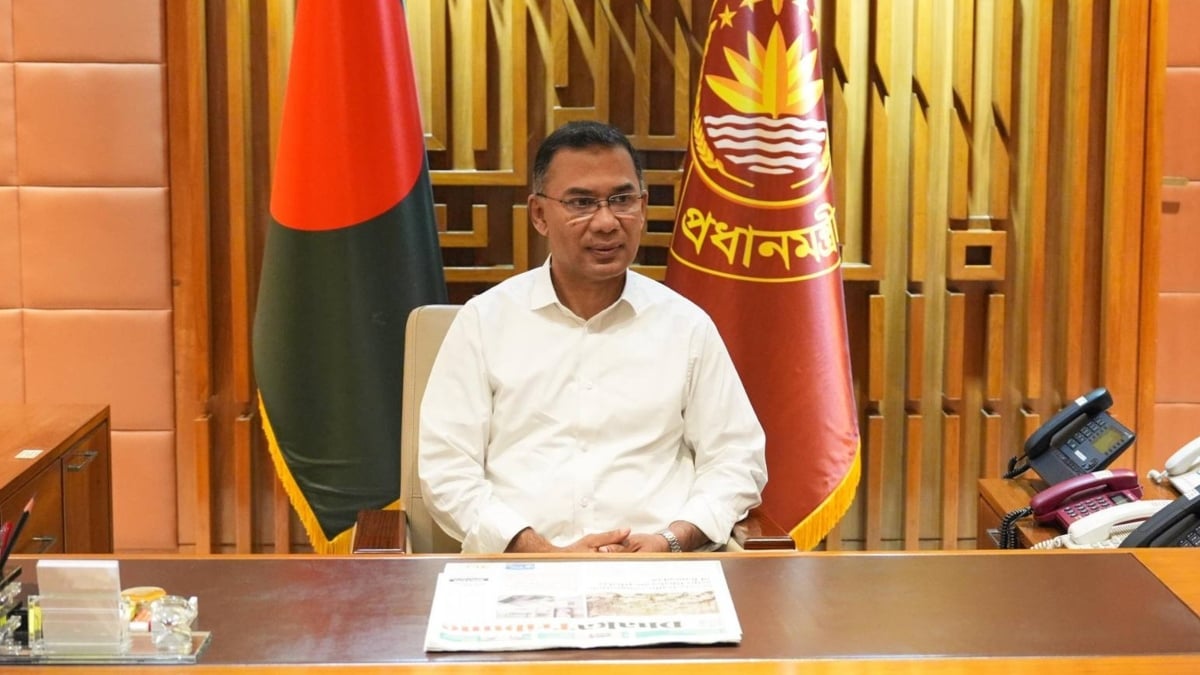 প্রথমবারের মতো সশস্ত্র বাহিনী বিভাগে অফিস করলেন প্রধানমন্ত্রী