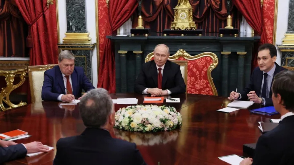 PM WITH DEFENCE (56)