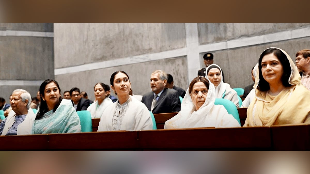 সংসদ অধিবেশন দেখতে গ্যালারিতে প্রধানমন্ত্রীর পরিবার