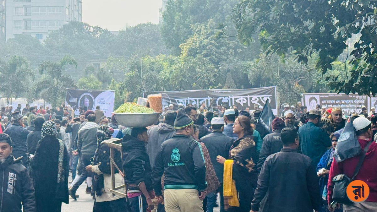 খালেদা জিয়ার জানাজা স্থলে মানুষের ঢল