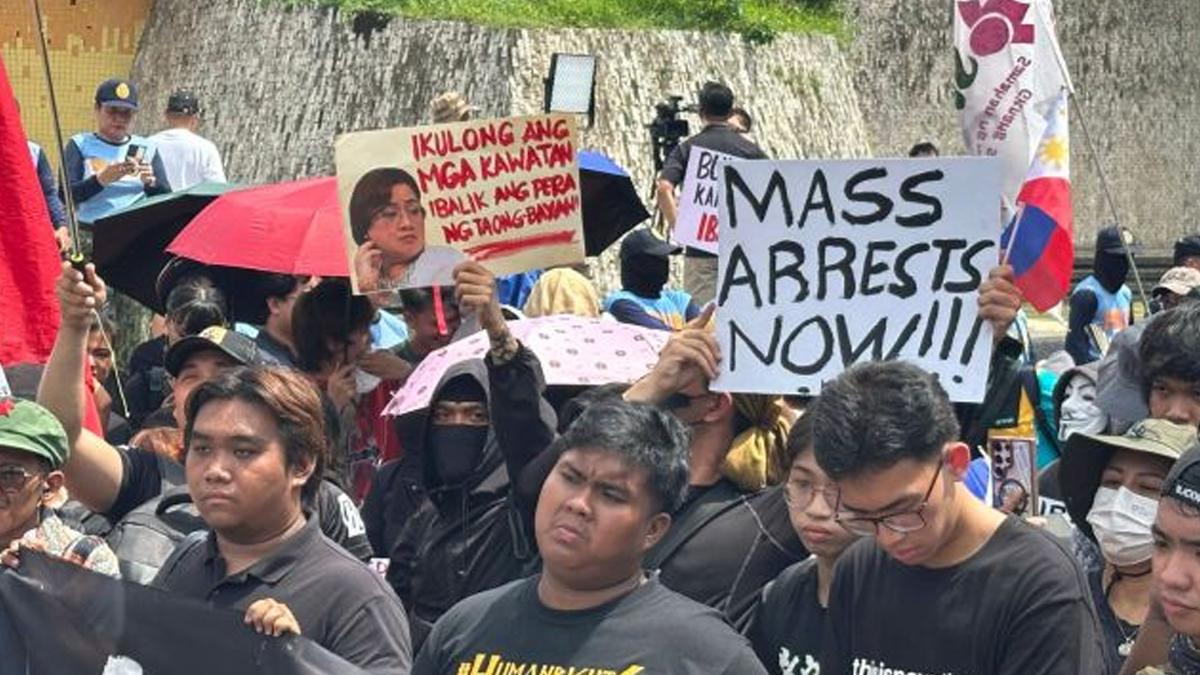 Philippines Flood And Protest 19-09-2025 (1)