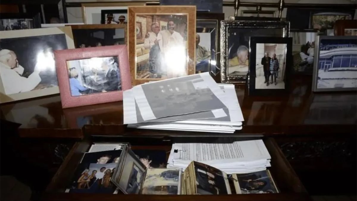 Photo-Missing-From-Epstein-File-Creates-Debate-22-12-2025