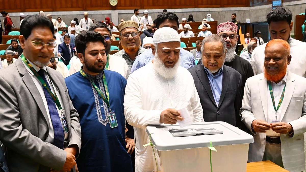 রাষ্ট্রপতি নির্বাচনেও দলীয়করণ, স্বাধীনভাবে ভোটের সুযোগ নেই: নাহিদ
