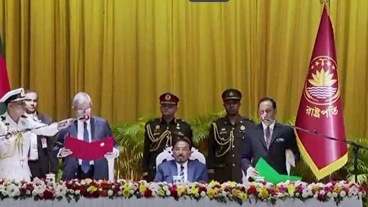 রাষ্ট্রপতি হিসেবে শপথ নিলেন মির্জা ফখরুল