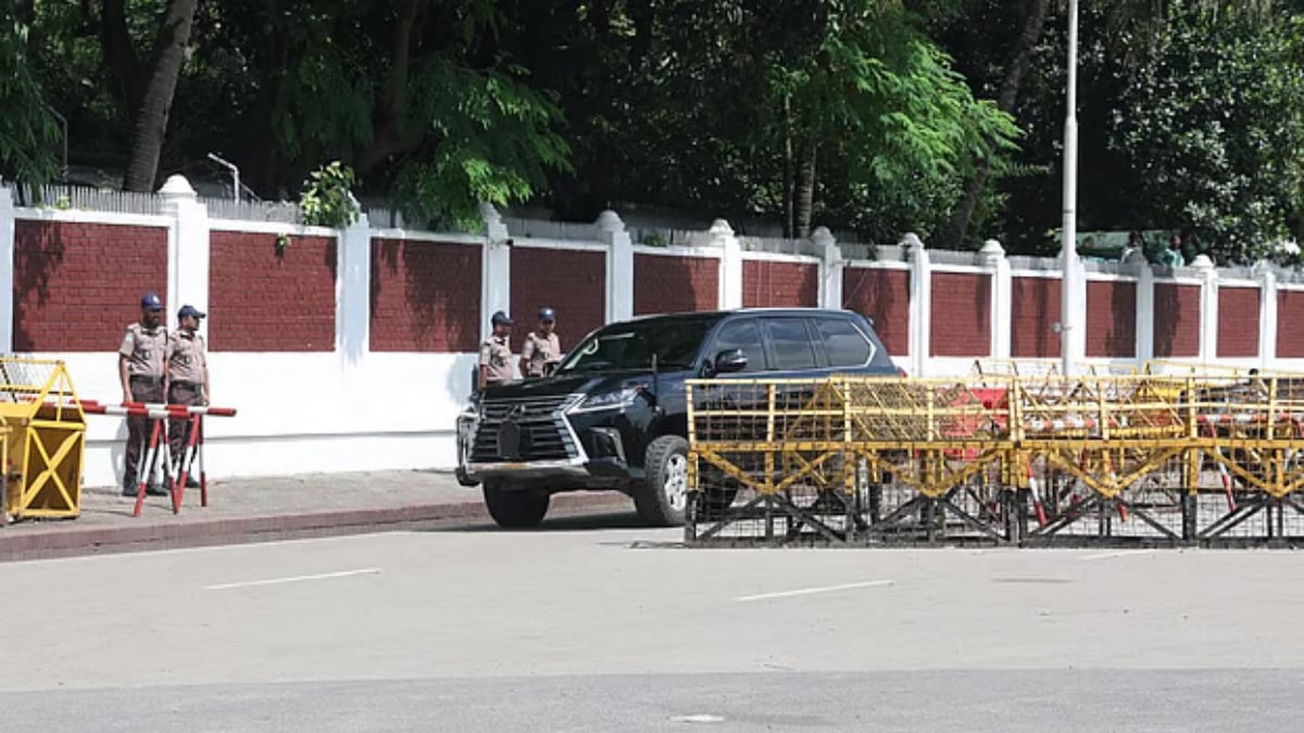 President leaving Bangabhaban