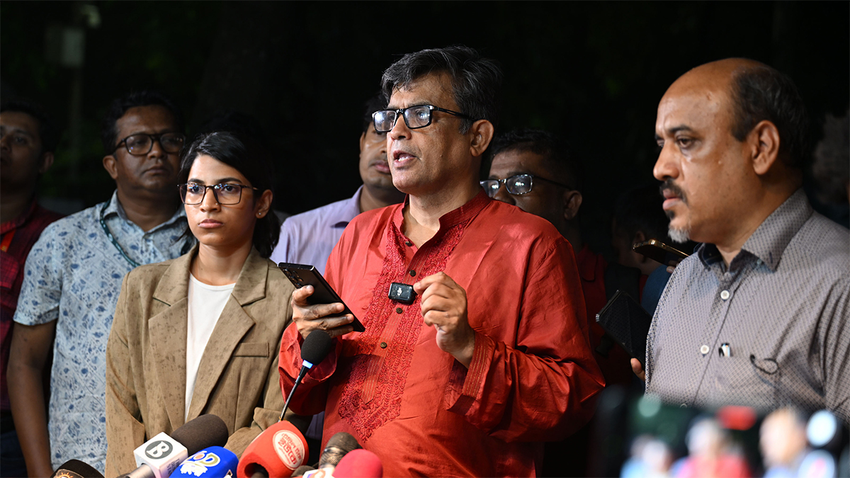 Press-Secretary-Briefing-In-Front-Of-Jamuna-31-08-2025