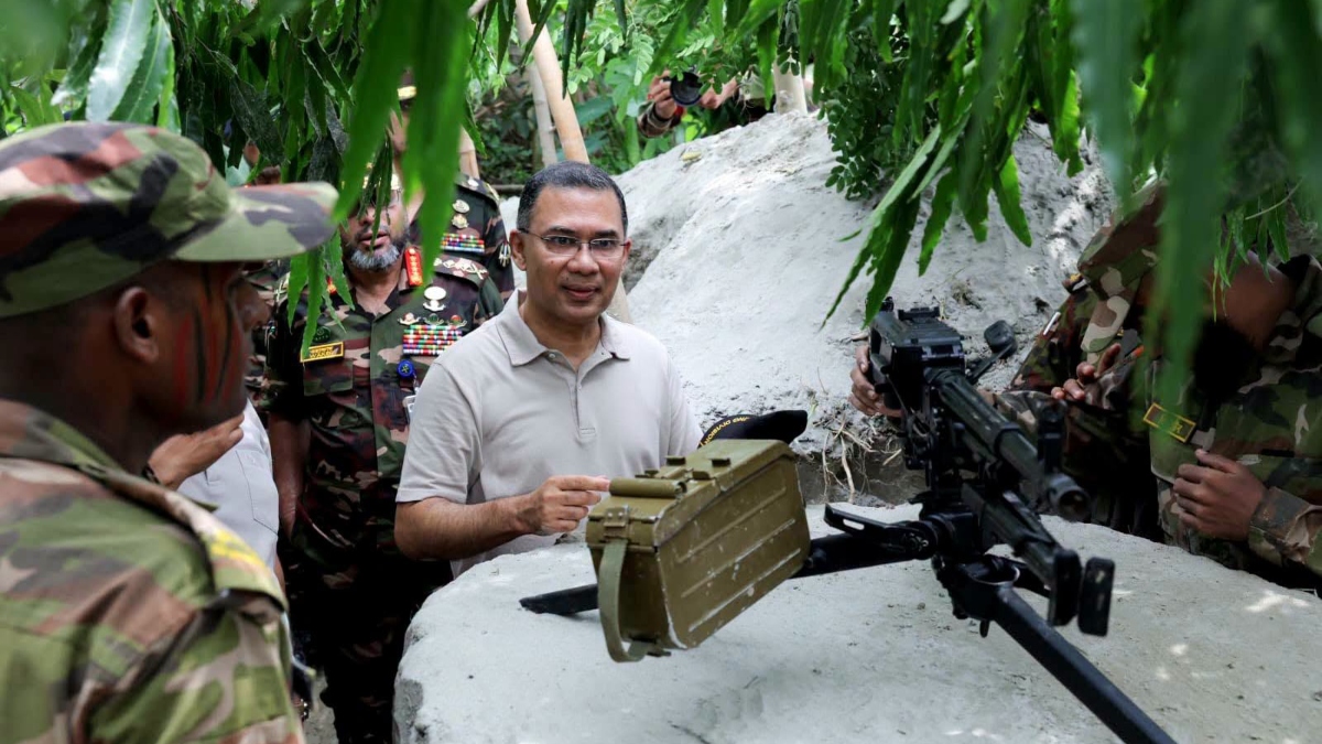 সেনাবাহিনীর গ্রীষ্মকালীন প্রশিক্ষণ কার্যক্রম পরিদর্শন করেন প্রধানমন্ত্রী। ছবি: আইএসপিআর