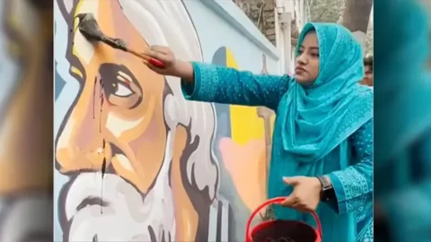 শিল্পকলার দেয়ালে রবীন্দ্রনাথের প্রতিকৃতিতে কালি, আটক ৪

