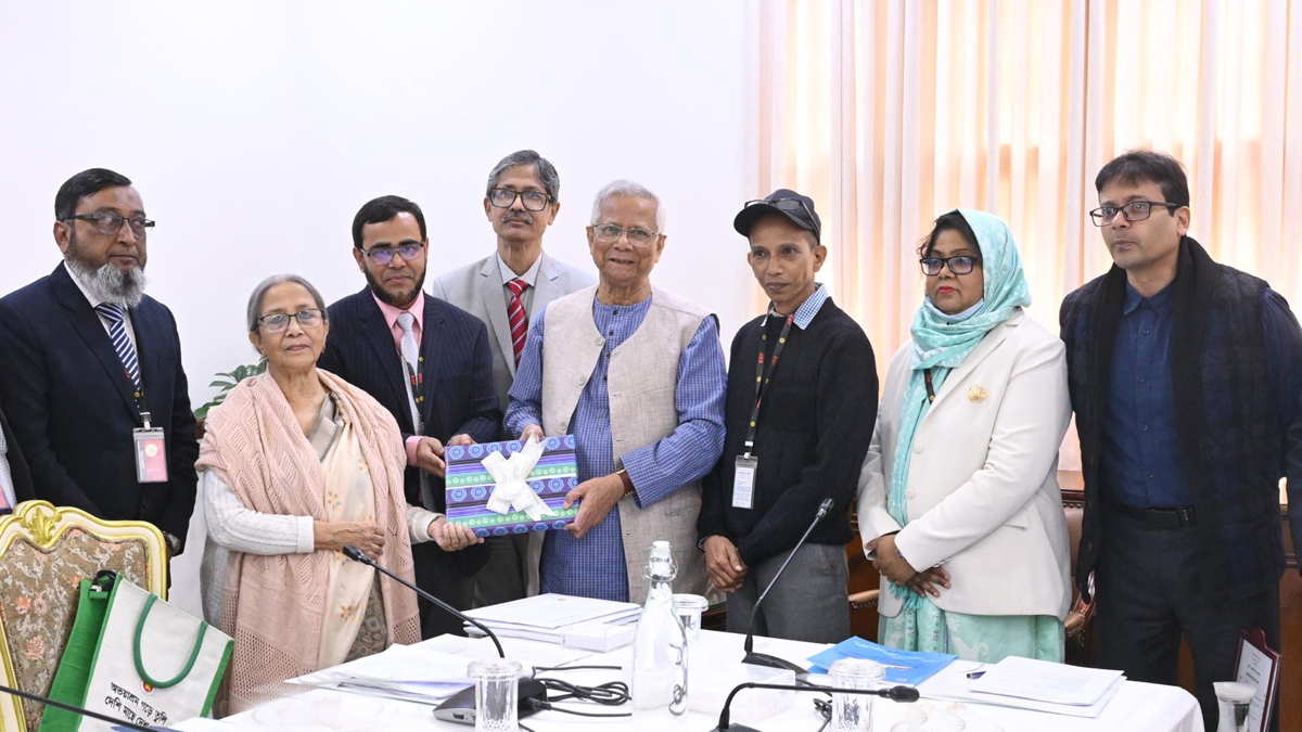 মাত্রাতিরিক্ত জেলি ফিশ, সমুদ্রে কমেছে মাছ: গবেষণা