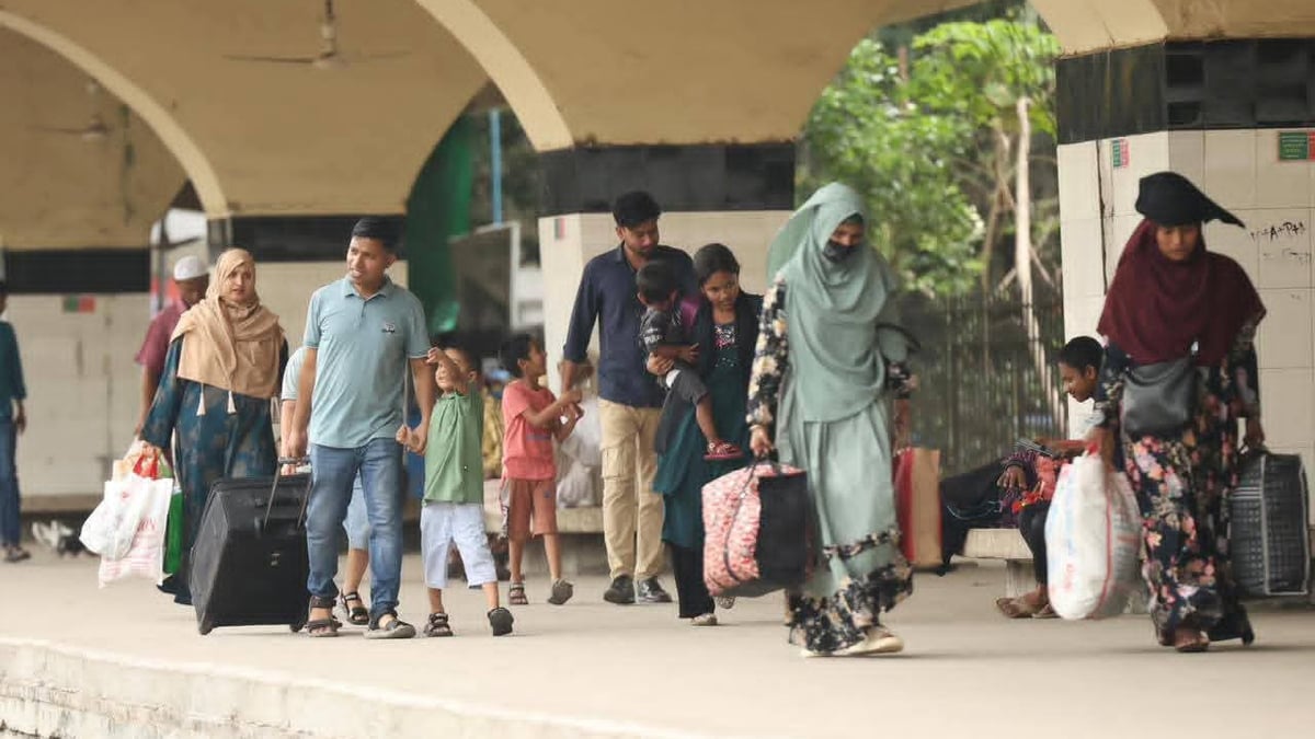 এবার কাজের তাড়ায় ফেরা, ঢাকা ফিরছে চেনা রূপে