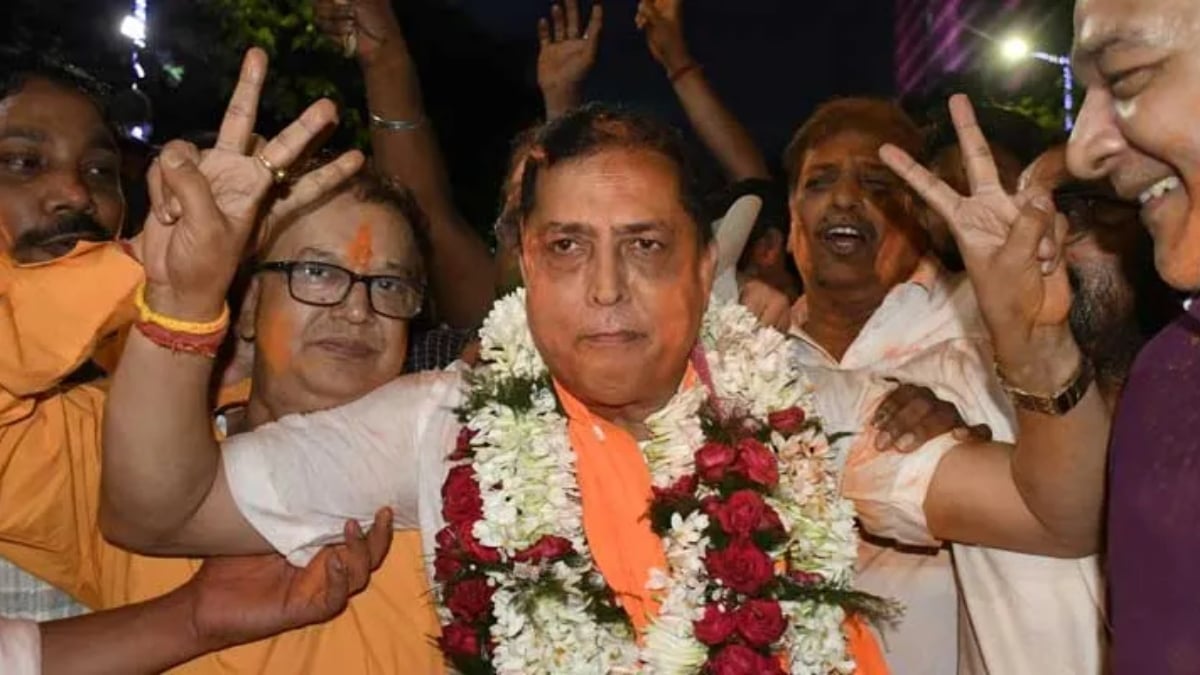 Ritesh-Tiwari-Celebration-Victory-celebration-after-winning-the-election