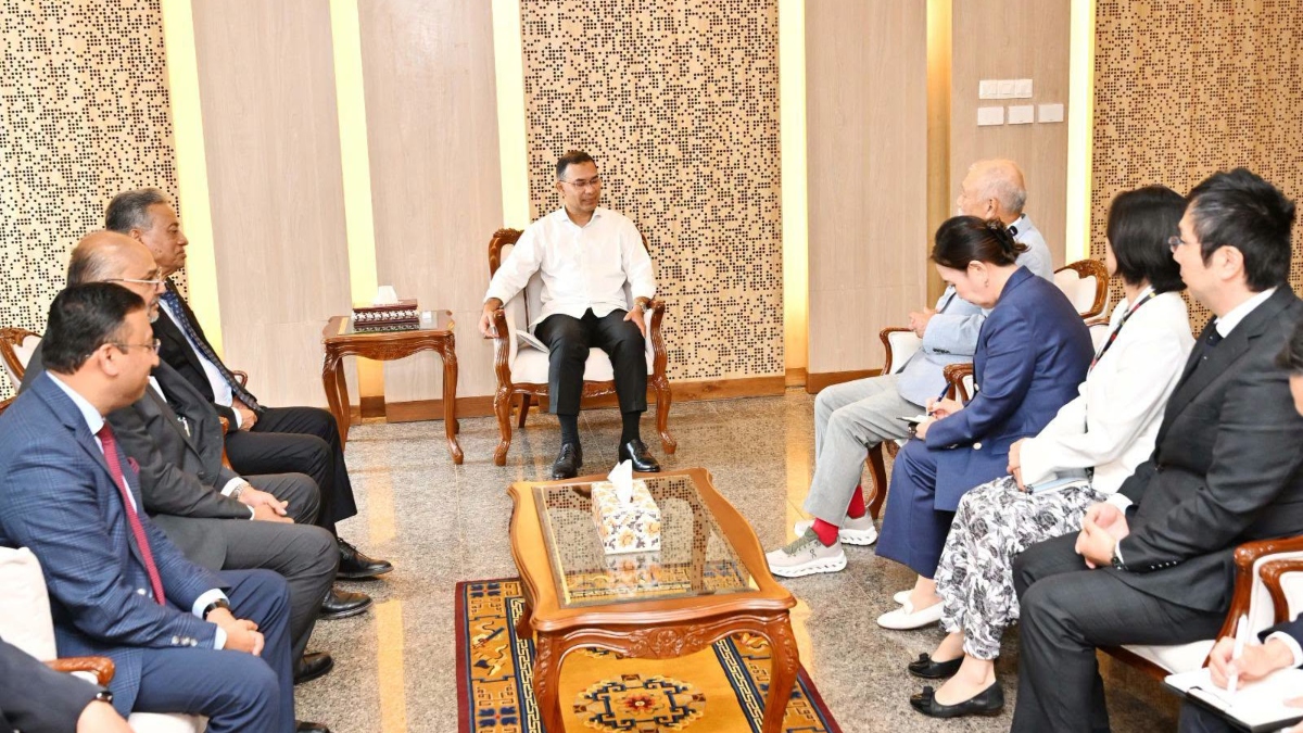 প্রধানমন্ত্রীর সঙ্গে মিয়ানমারে ন্যাশনাল রিকনসিলিয়েশনবিষয়ক জাপান সরকারের বিশেষ দূত ইয়োহেই সাসাকাওয়ার সৌজন্য সাক্ষাৎ। ছবি: বিএনপি মিডিয়া সেল