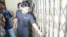 চুয়েটে নতুন উপাচার্যকে ভবনে আটকে বাইরে থেকে তালা