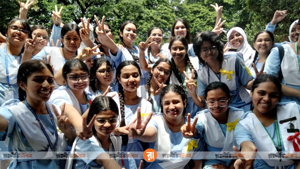 SSC Result Celebration In Viqarunnisa Noon School 10-08-2026 (1)