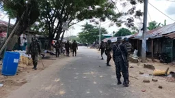 সাজেকে আইনশৃঙ্খলা বাহিনীর সঙ্গে সড়ক অবরোধকারীদের গোলাগুলি
