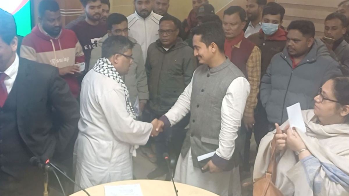 পরাজয় মেনে নিয়ে নওশাদ জমিরকে সারজিস আলমের অভিনন্দন