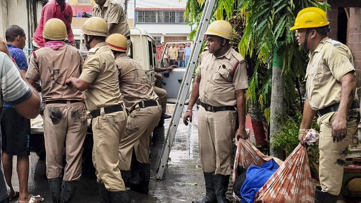Seven killed, several injured in hotel fire in West Bengal’s Tarapith