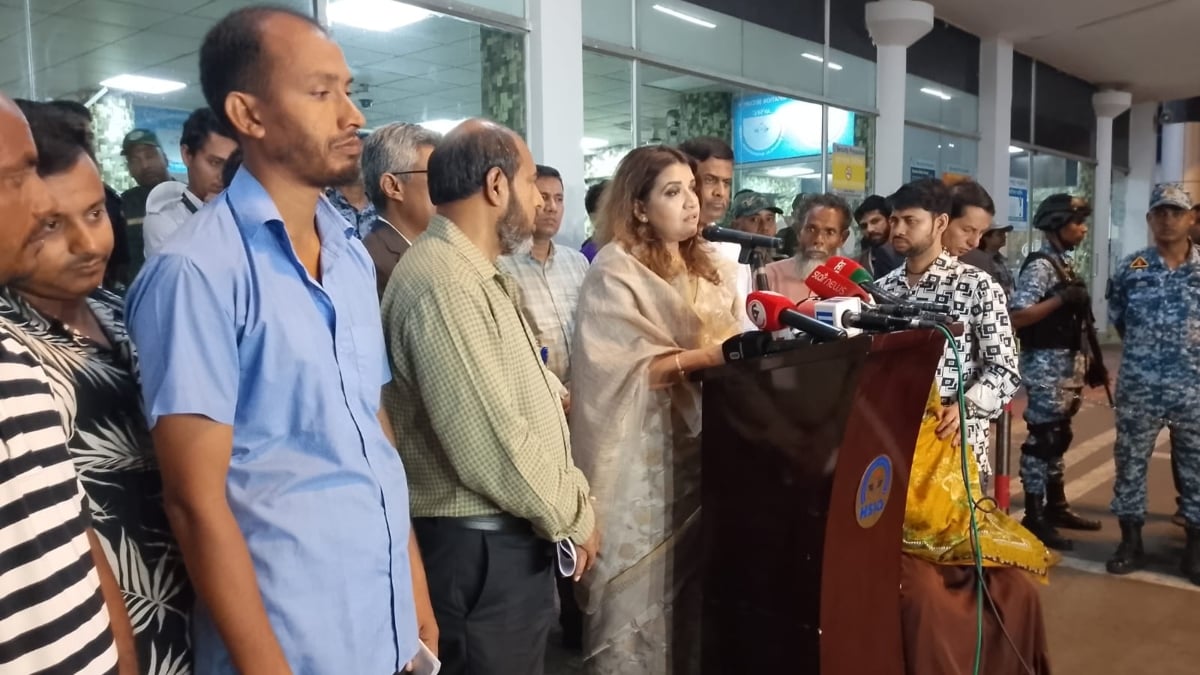 লেবাননে ড্রোন হামলায় নিহত ২ বাংলাদেশির মরদেহ দেশে পৌঁছেছে