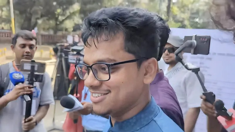 টিএসসি কেন্দ্রে ঢুকতে না পেরে ফিরে গেলেন শিবিরের ফরহাদ