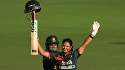 অস্ট্রেলিয়ার বিপক্ষে সোবহানার ঐতিহাসিক সেঞ্চুরি, জুটিতেও রেকর্ড বাংলাদেশের