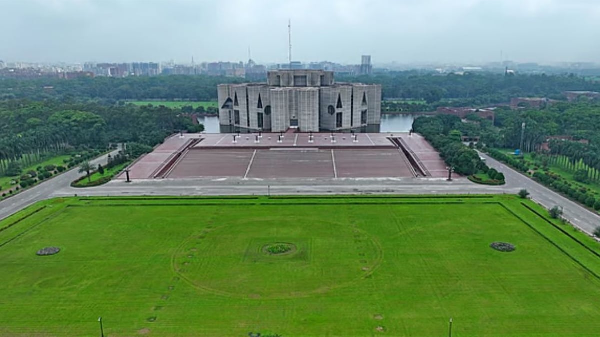 South-Plaza-Of-National-Parliament-Building-16-02-20263