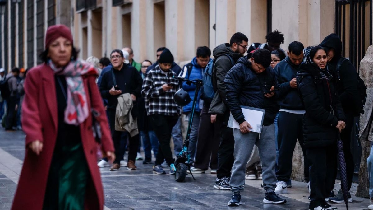 Spain begins mass regularization process for 5 lakhs migrants