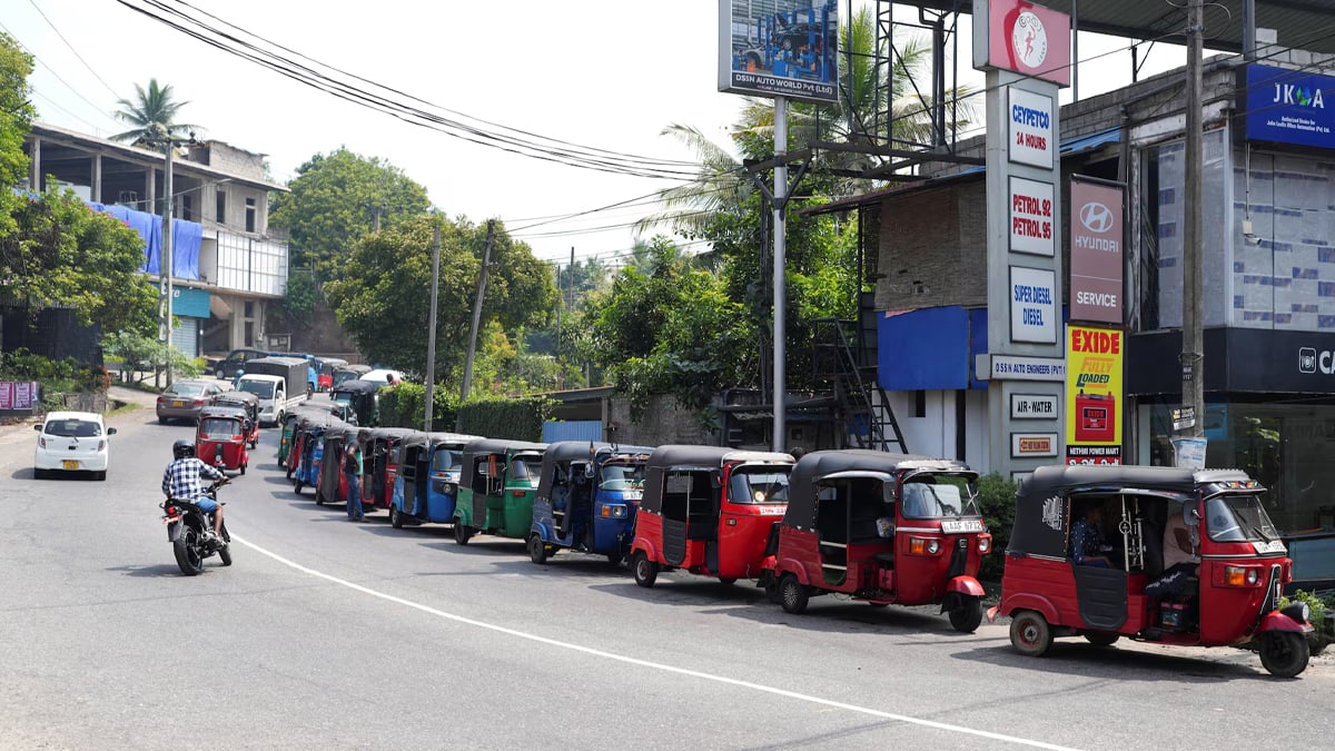 Sri-Lanks-Line-In-Filling-Station-17-03-2026