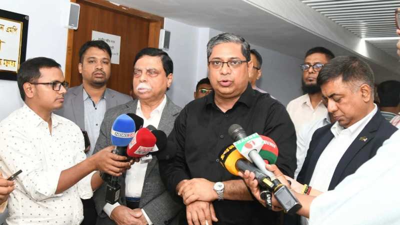 সেপ্টেম্বর থেকে ২ লাখ শ্রমিক নেওয়া শুরু করবে মালয়েশিয়া: প্রতিমন্ত্রী মীর শাহে আলম