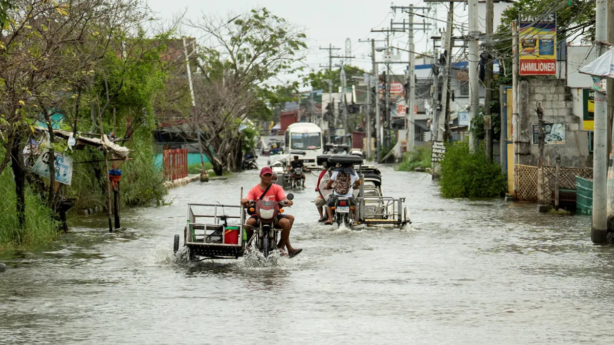Super Typhoon Ragasa LandFall In Philipine 23-09-2025 (2)