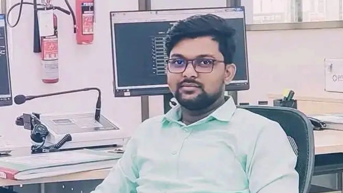 সাতক্ষীরায় বিআরটিসি বাসের চাপায় বাইক আরোহী নিহত