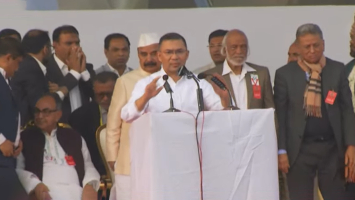 ১৭ বছর পর দেশের মাটিতে জনসভায় ভাষণ দিচ্ছেন তারেক রহমান