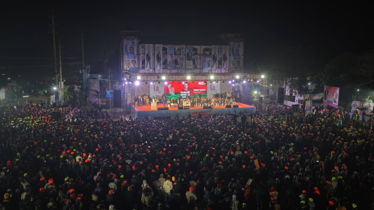 নারায়ণগঞ্জ জেলা বিএনপির নির্বাচনি সমাবেশে ভোররাত ৪টা ১৬ মিনিটের দিকে বক্তব্য রাখেন বিএনপির চেয়ারম্যান। ছবি: বিএনপির মিডিয়া সেল