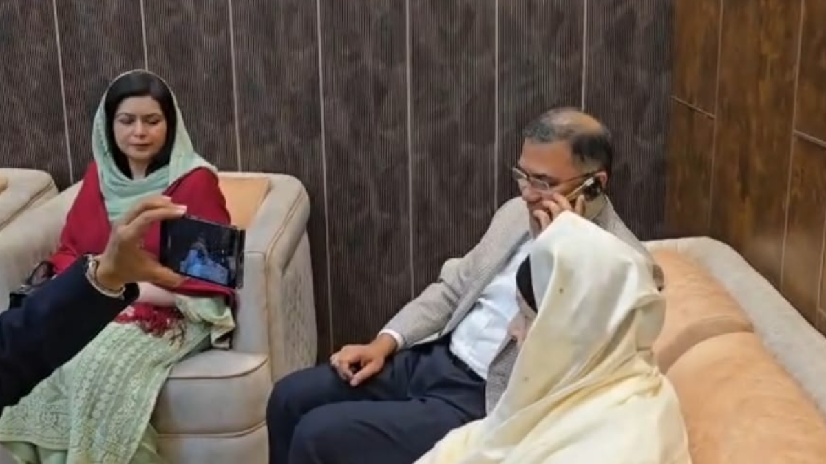 দেশে নেমেই প্রধান উপদেষ্টার সঙ্গে ফোনালাপ তারেক রহমানের