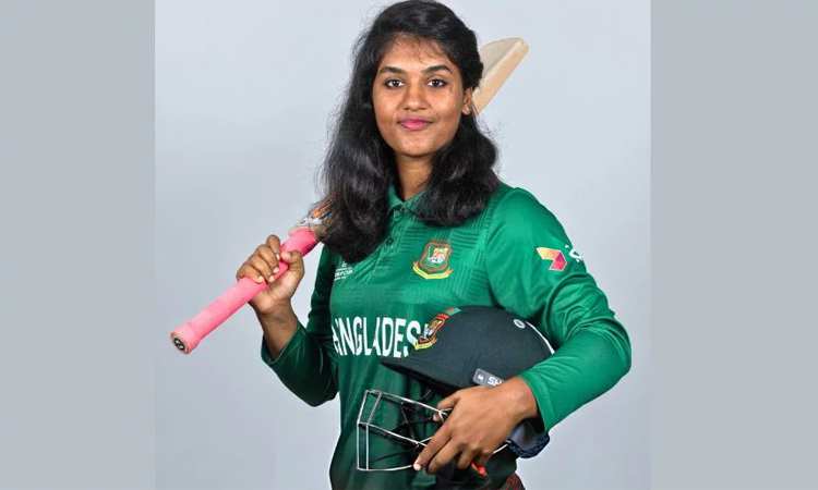 হকি স্টিক ছেড়ে ক্রিকেট ব্যাটে নাম লেখানো জয়িতার জয়গাথার গল্প