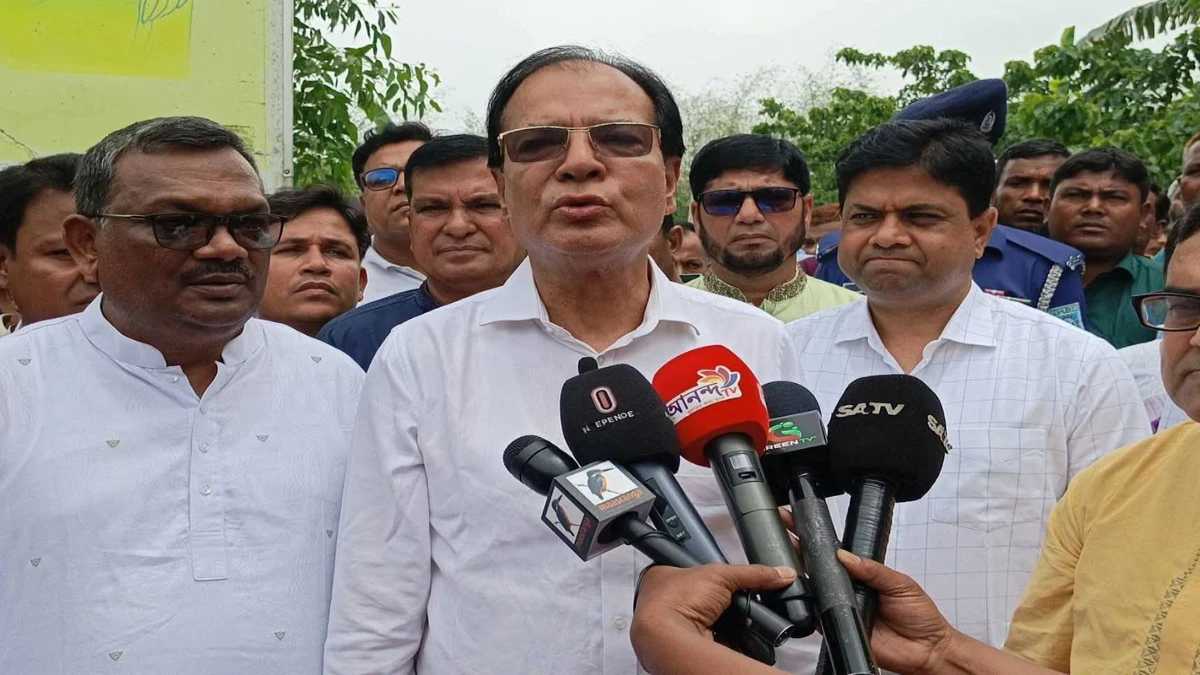 The war is putting some pressure on the economy, but development is not stopping_ Relief Minister