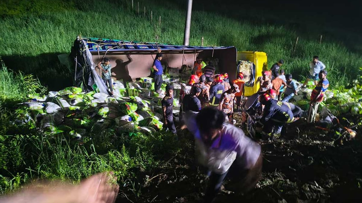 Truck-Accident-At-Daudkandi-Kills-Seven-14-04-2026