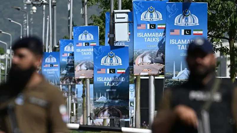 US-Iran blockade deadlock, Pakistan pressure for talks