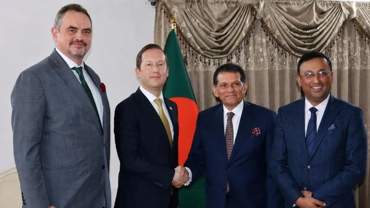 US-Special-Envoy-Sergio-Gorr-Meets-FM-Khalilur-Rahman-30-07-2026