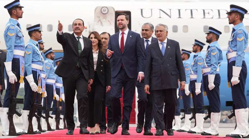 US delegation arrives in Pakistan