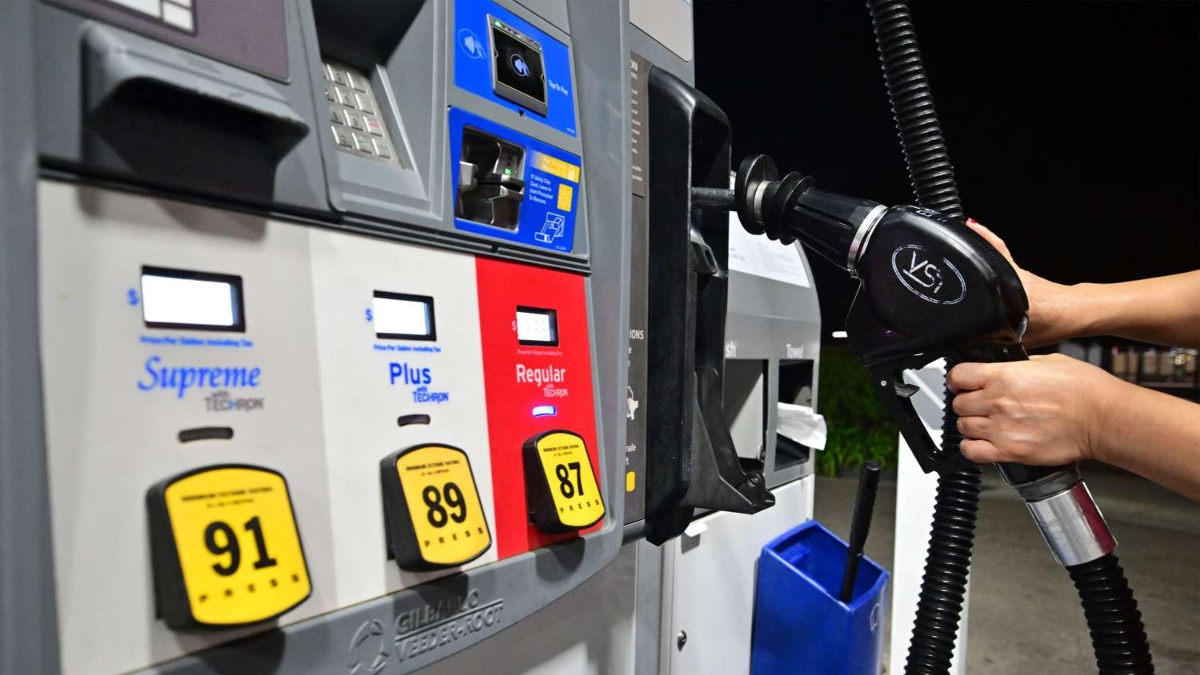 US gas prices surge to highest level in four years, averaging $4.18 a gallon