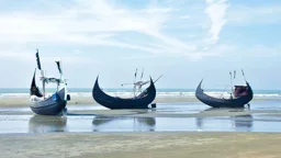 উখিয়ায় সৈকতে ৩ মরদেহ, পুলিশের সন্দেহ রোহিঙ্গা