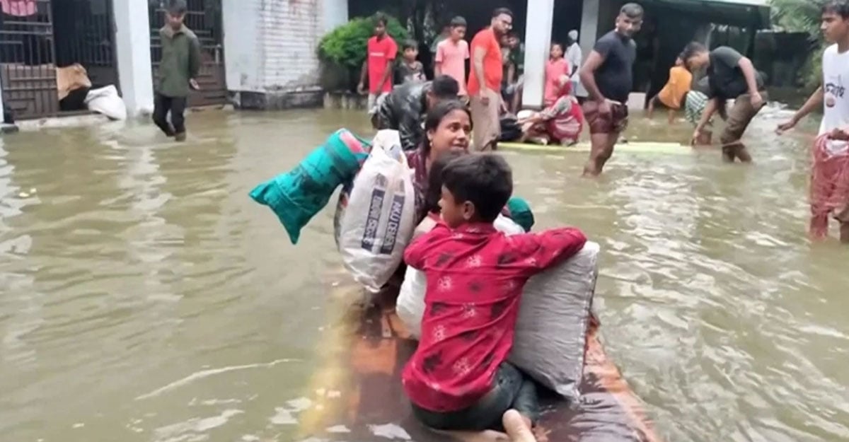 ১২ লাখ পরিবার এখনো পানিবন্দি, মৃত্যু ২৭
