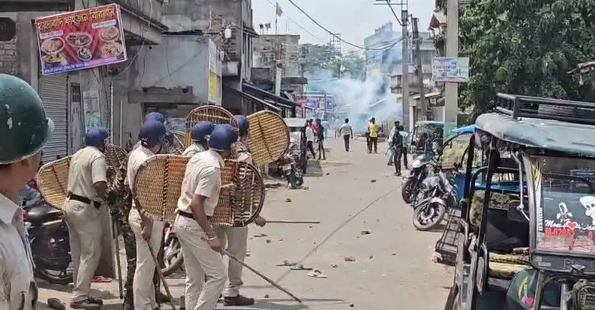 পশ্চিমবঙ্গে ওয়াকফবিরোধী বিক্ষোভে সহিংসতা, তিনজনের মৃত্যু