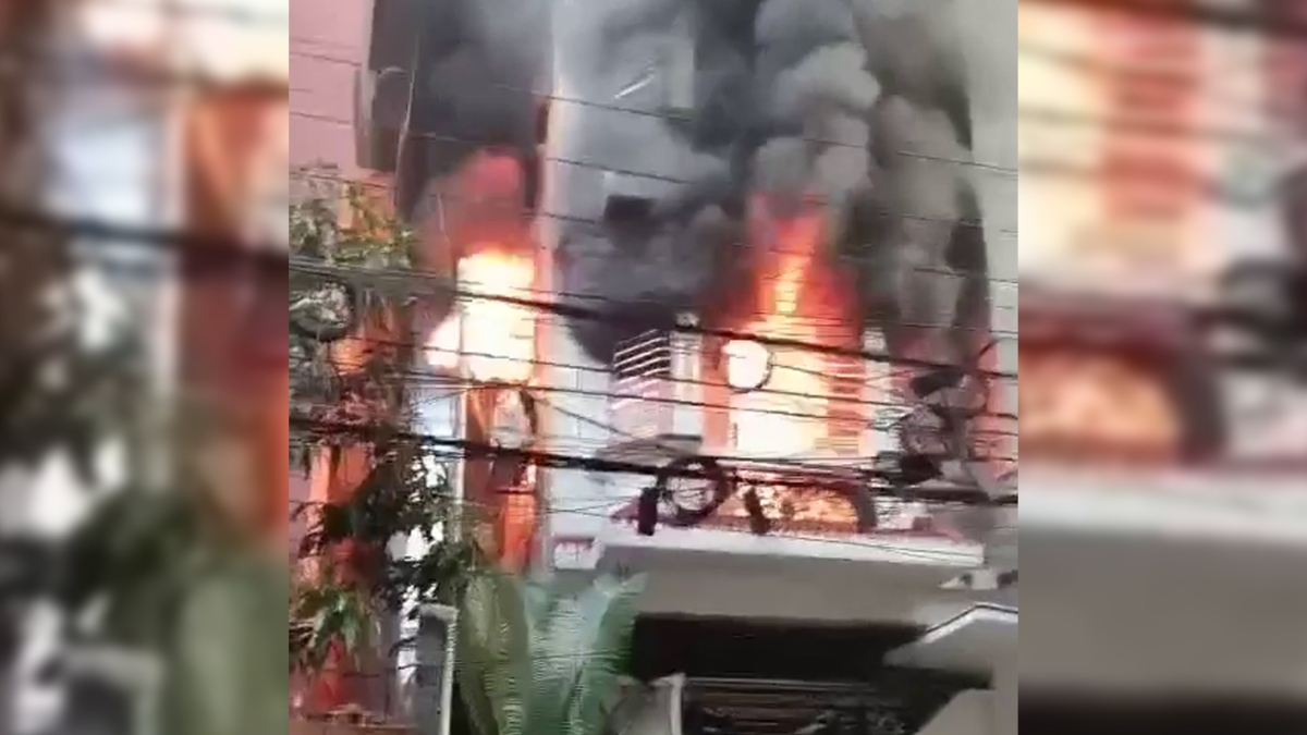আগুনের ঘটনায় নিহতের সংখ্যা বেড়ে দাঁড়িয়েছে ছয়জনে। ছবি: ভিডিও থেকে