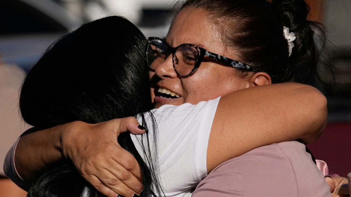 Venezuela-Relatives-Outside-Jail-09-01-2026
