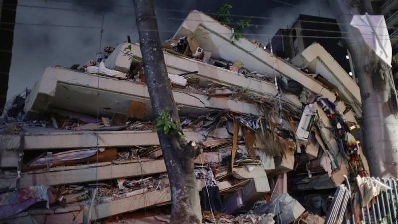 Venezuela shaken by twin earthquakes; fears of numerous casualties.